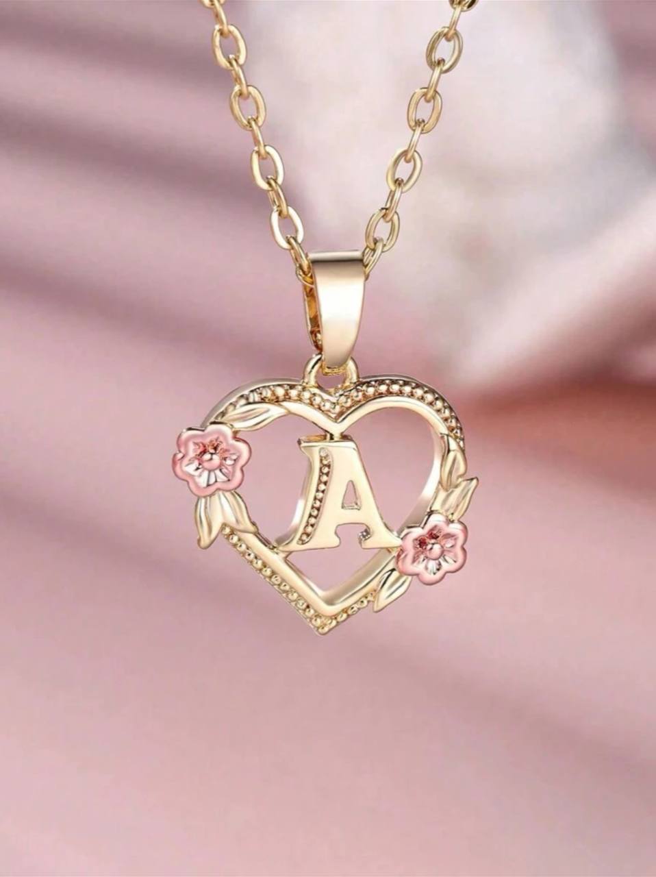 Exquisite Golden Initial Necklace Heart Carved 26 Letter A-Z