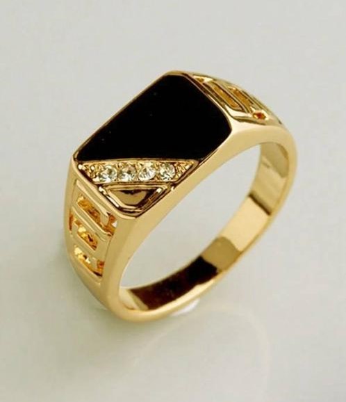 Classic Square Black Gemstone ring